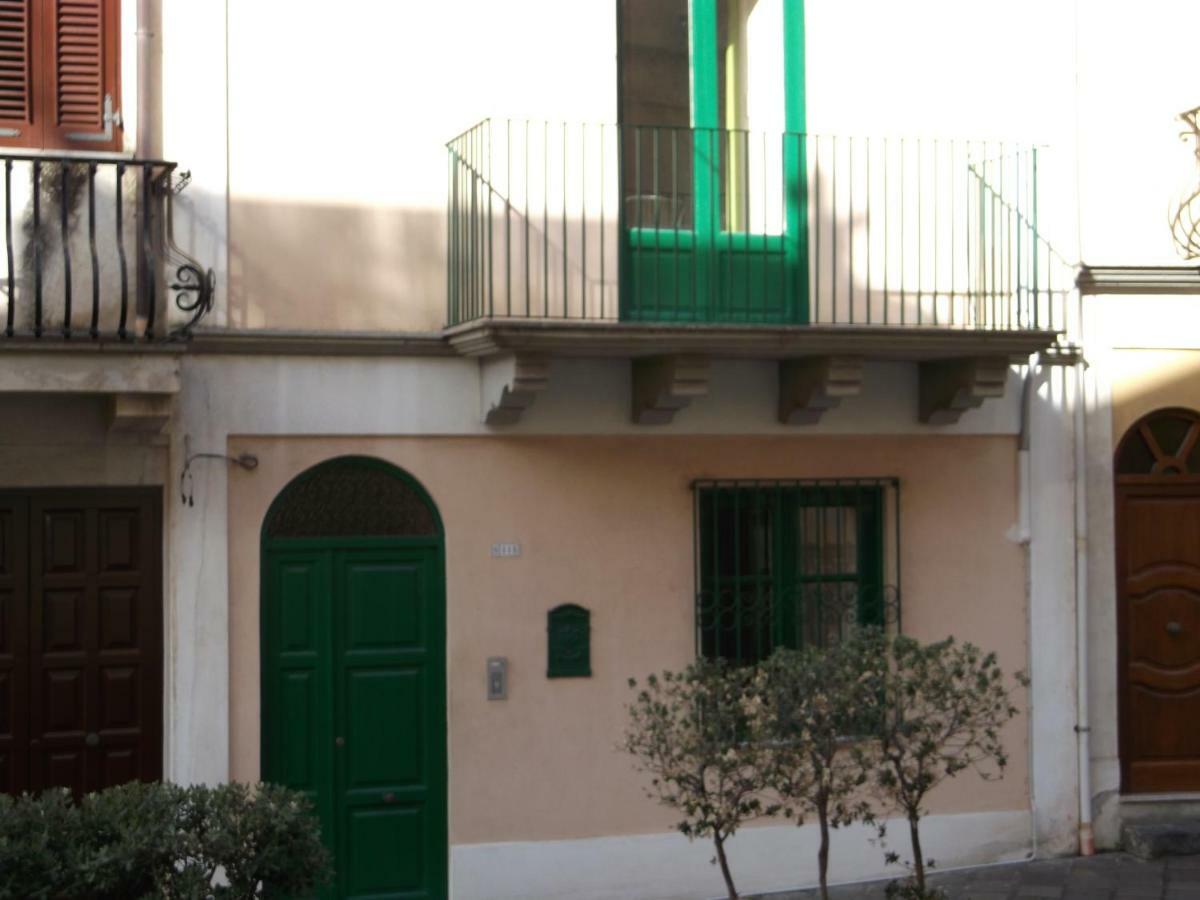 Centrostoricolipari Villa ภายนอก รูปภาพ